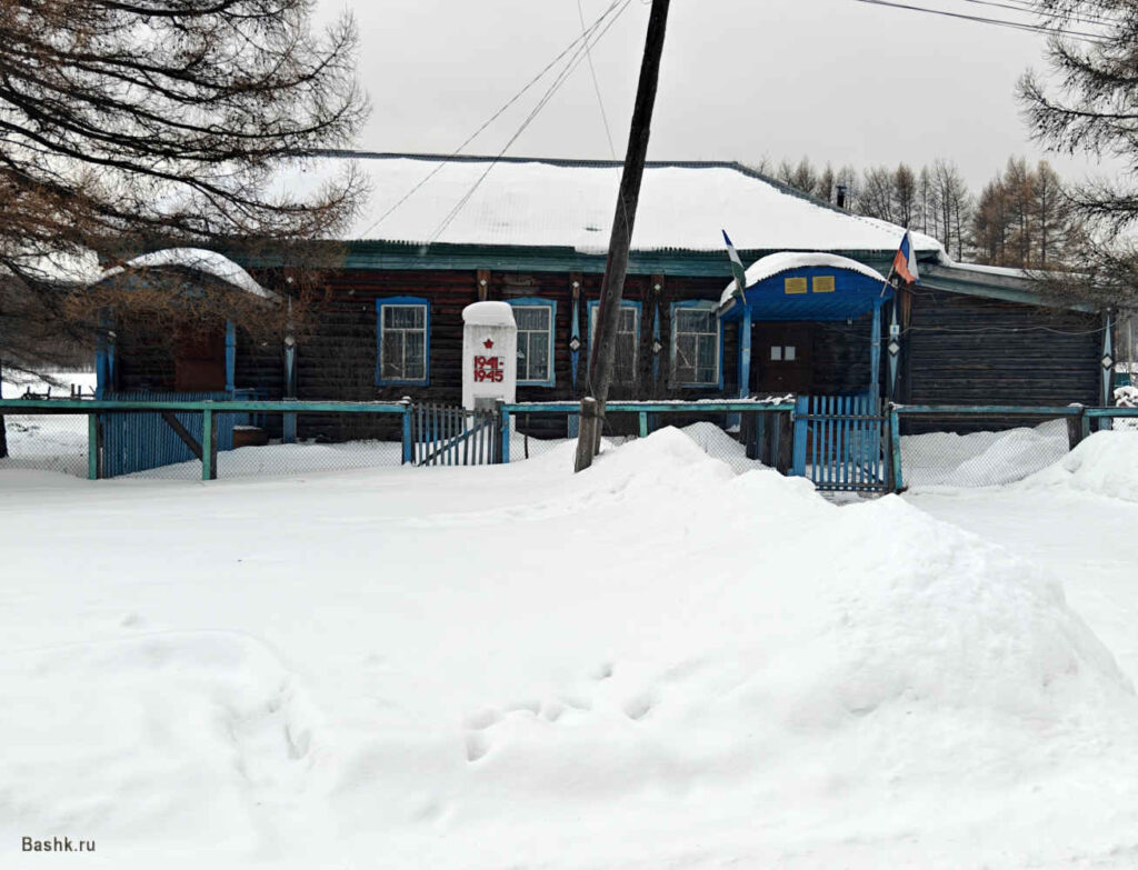 Николаевка, сельский клуб.