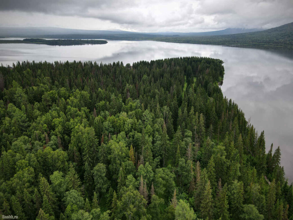 озеро Зюраткуль, вид сверху