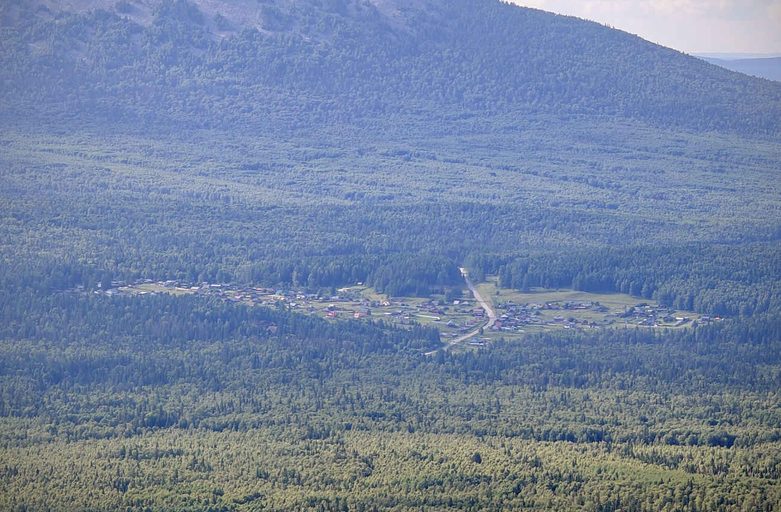 Посёлок Сибирка с вершины Большая калагаза