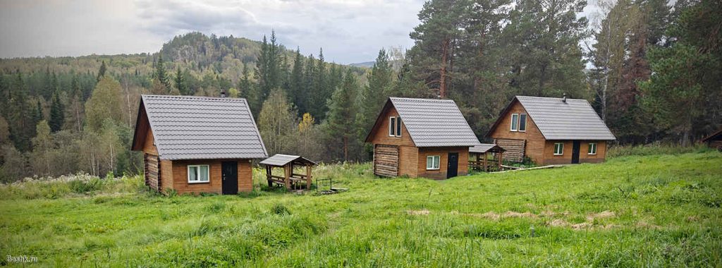 Хутор у трёх вершин, национальный парк Зюраткуль.